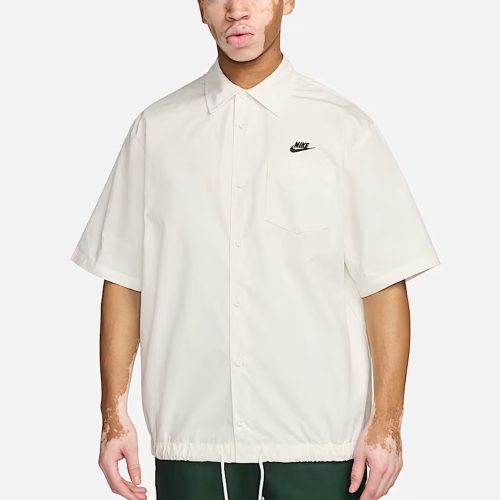 Men's Short-Sleeve Oxford Button-Up Shirt